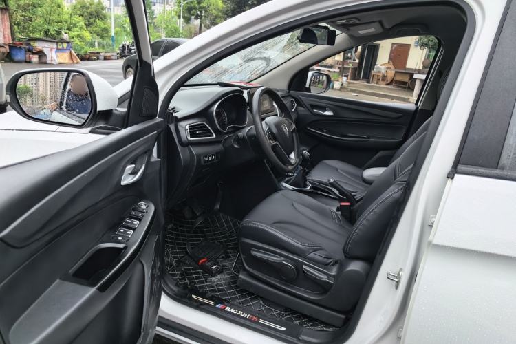 Used Baojun 730 2019 1.5T Manual Fashion Model 7-seater China VI Driver Seat