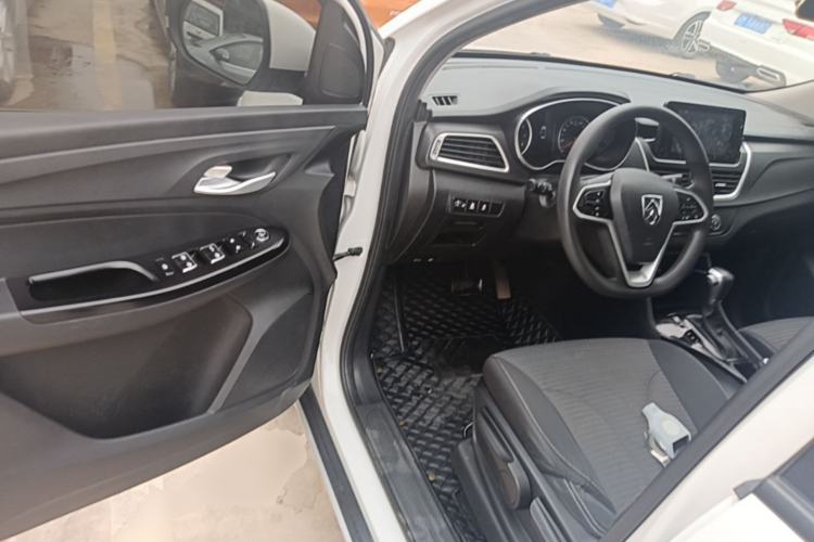 Used Baojun 730 2019 1.5T CVT Fashion Model 7 Seats China V Emission Standard Driver Seat