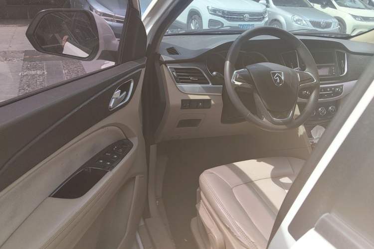 Used Baojun 730 2019 1.5L Manual Value Edition 7 Seats China VI Emission Standard Driver Seat