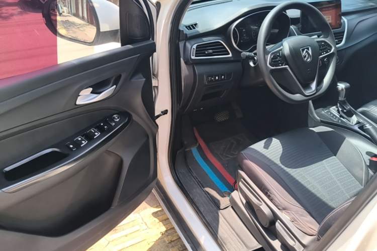 Used Baojun 730 2019 1.5T CVT Fashion Model 7 Seats China VI Emission Standard Driver Seat