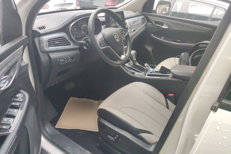 Used Baojun 730 2019 1.5T CVT Flagship Model 7 Seats China VI Emission Standard Driver Seat