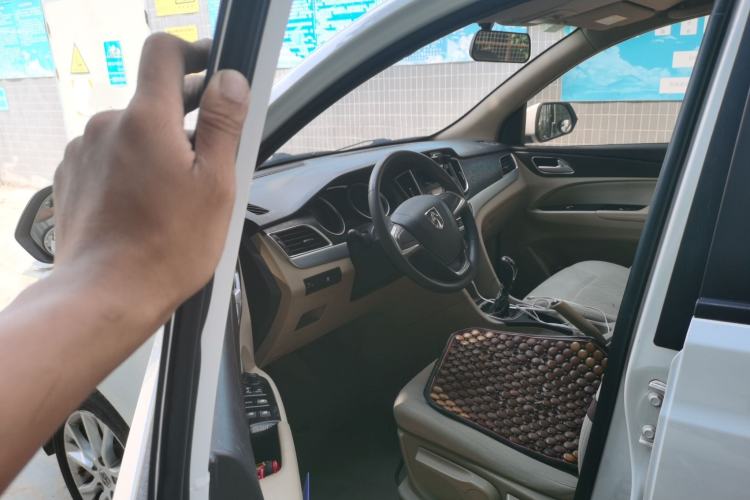 Used Baojun 730 2019 1.5L Manual Value Edition 7 Seats China VI Emission Standard Driver Seat