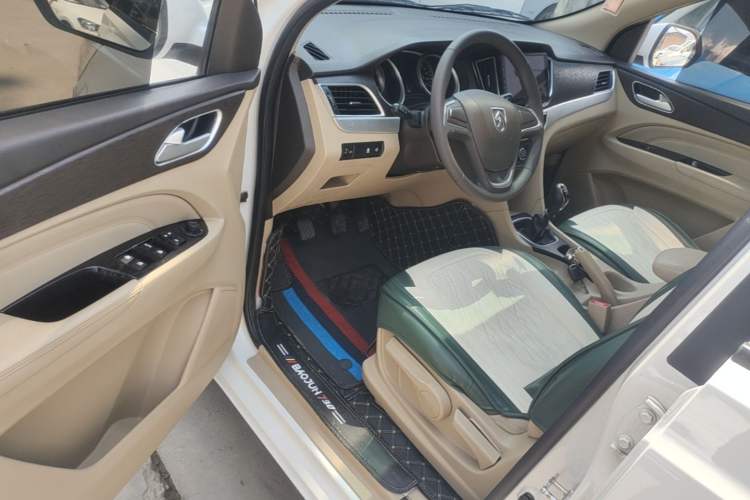 Used Baojun 730 2019 1.5L Manual Value Edition 7 Seats China VI Emission Standard Driver Seat
