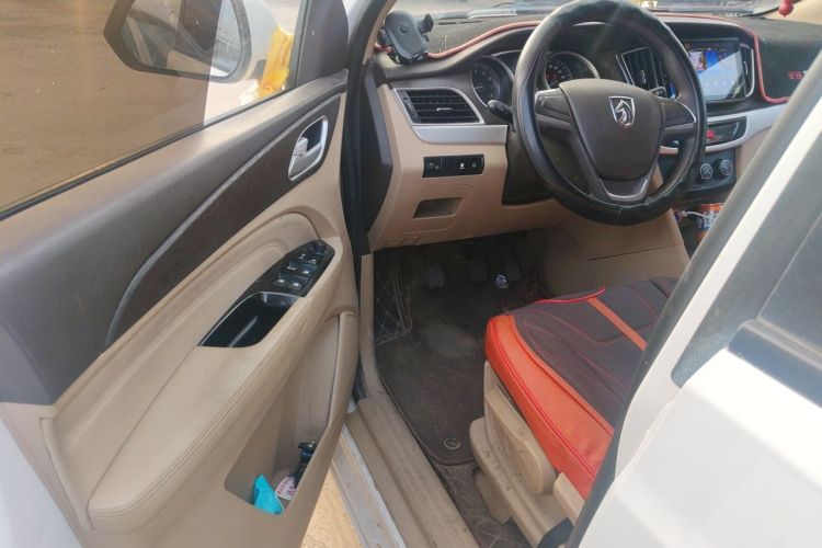 Used Baojun 730 2019 1.5L Manual Value Edition 7 Seats China VI Emission Standard Driver Seat
