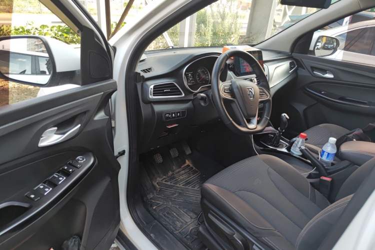Used Baojun 730 2019 1.5L Manual Fashion Model 7-seater China VI Driver Seat