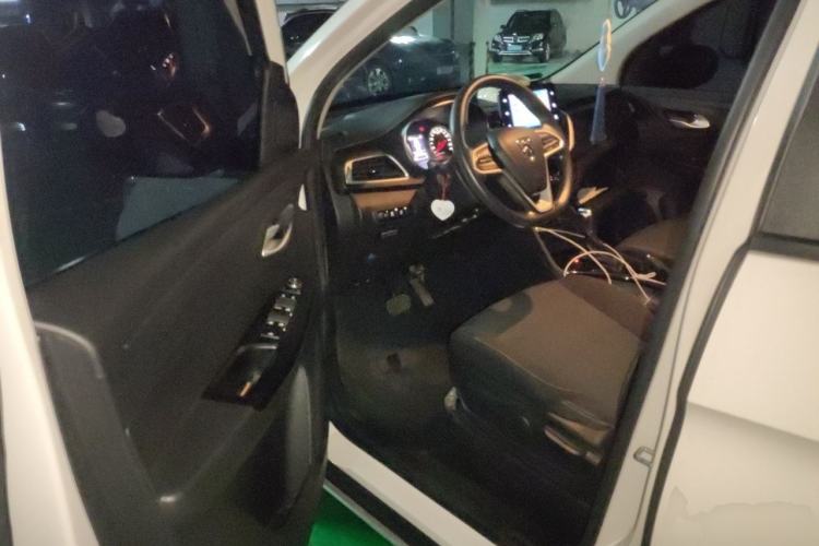 Used Baojun 730 2019 1.5T CVT Fashion Model 7 Seats China VI Emission Standard Driver Seat