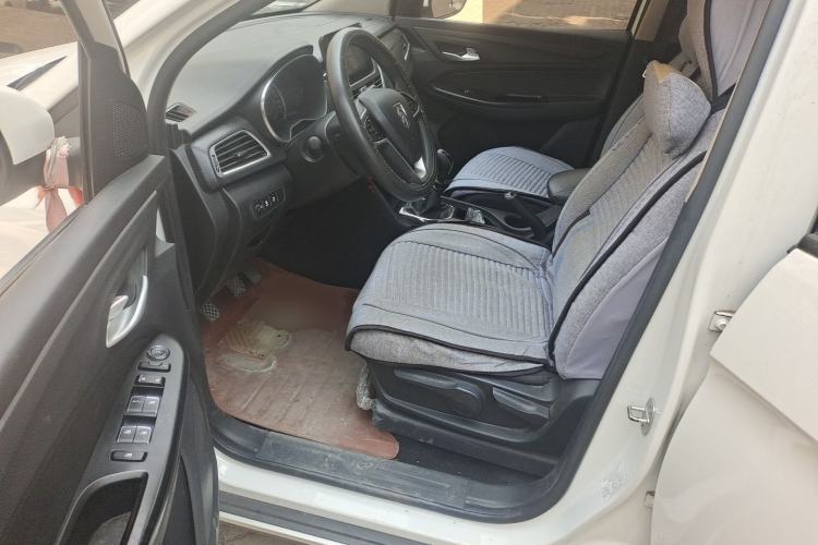 Used Baojun 730 2019 1.5L Manual Fashion Model 7-seater China VI Driver Seat