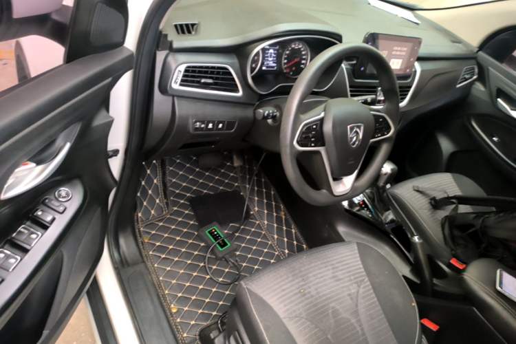 Used Baojun 730 2019 1.5T CVT Fashion Model 7 Seats China V Emission Standard Driver Seat
