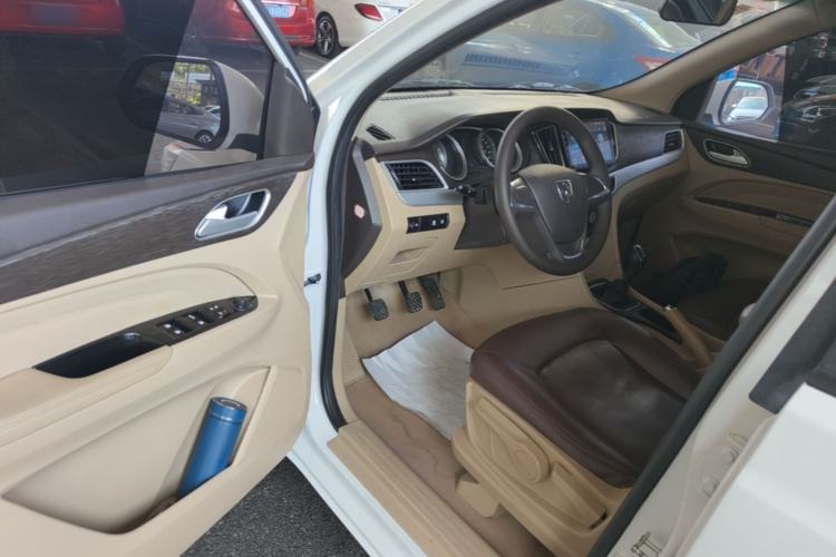 Used Baojun 730 2019 1.5L Manual Value Edition 7 Seats China VI Emission Standard Driver Seat
