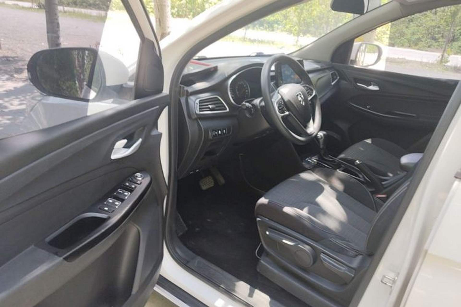 Used Baojun 730 2019 1.5T CVT Fashion Model 7 Seats China V Emission Standard Driver Seat