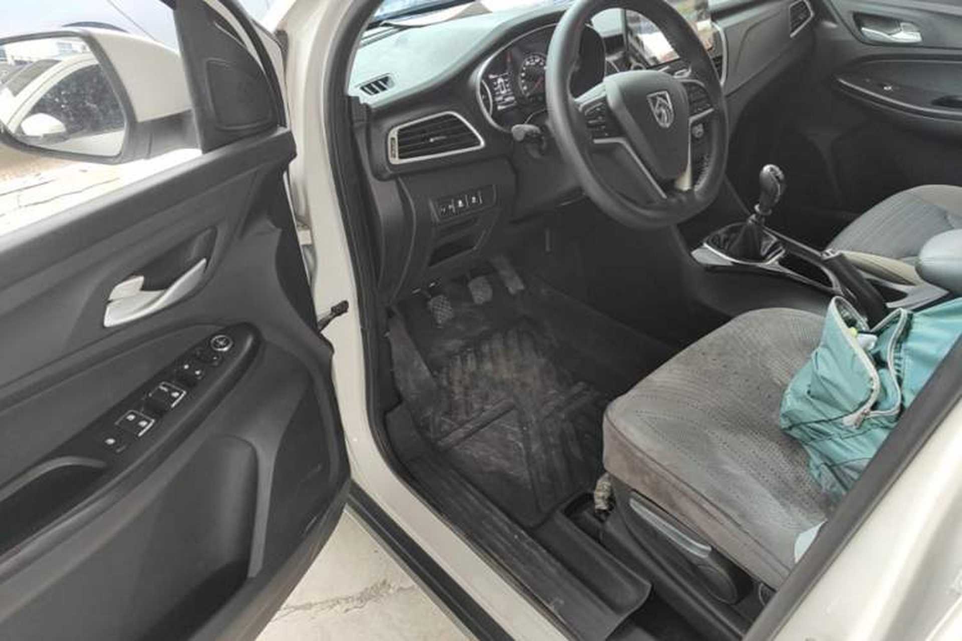 Used Baojun 730 2019 1.5L Manual Fashion Model 7-seater China VI Driver Seat