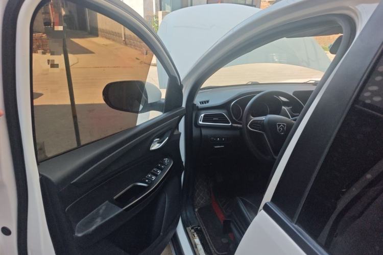 Used Baojun 730 2019 1.5L Manual Fashion Model 7-seater China VI Driver Seat