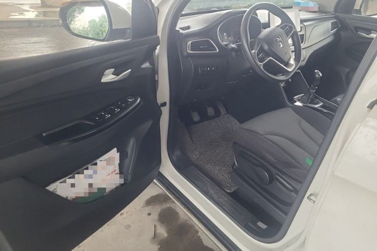 Used Baojun 730 2019 1.5L Manual Fashion Model 7-seater National V Driver Seat