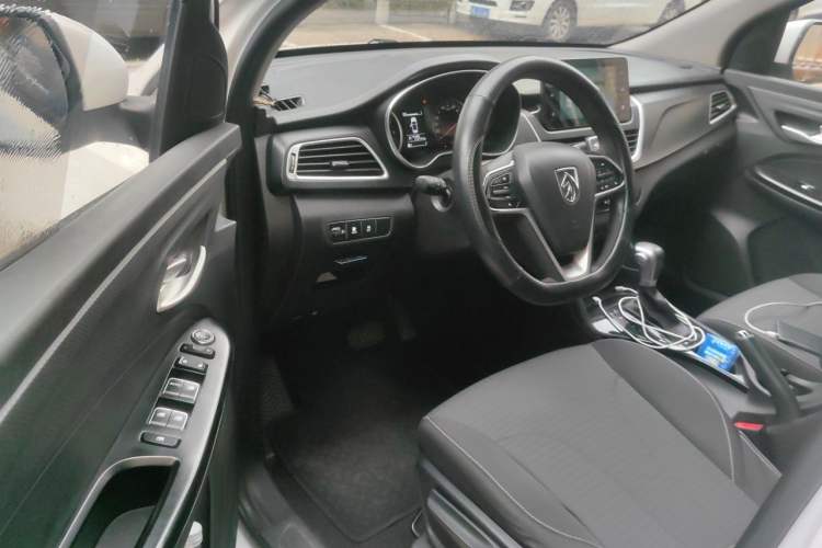 Used Baojun 730 2019 1.5T CVT Fashion Model 7 Seats China VI Emission Standard Driver Seat