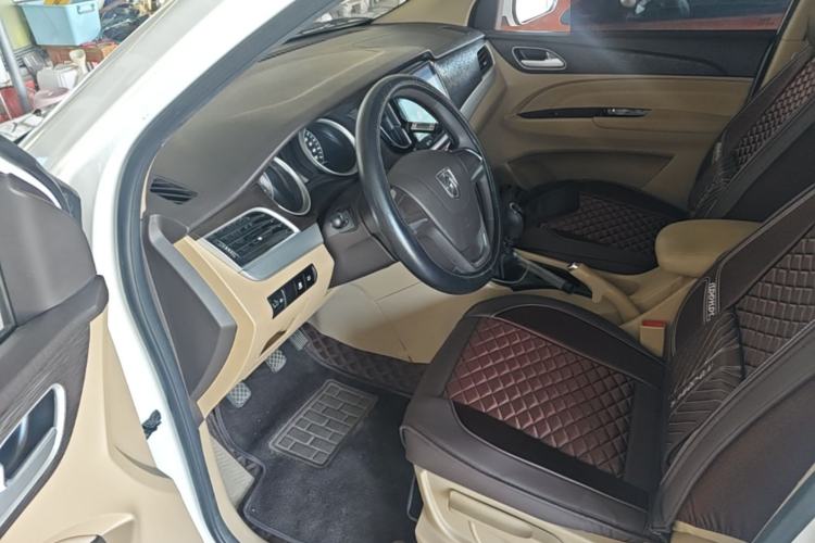 Used Baojun 730 2019 1.5L Manual Value Edition 7 Seats China VI Emission Standard Driver Seat
