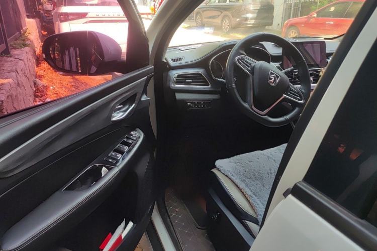 Used Baojun 730 2019 1.5T CVT Flagship Version 7 Seats China V Emission Standard Driver Seat