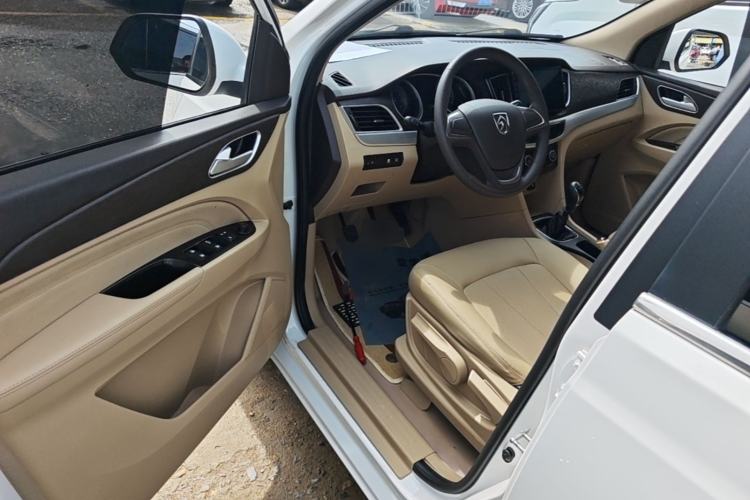 Used Baojun 730 2019 1.5L Manual Value Edition 7 Seats China VI Emission Standard Driver Seat