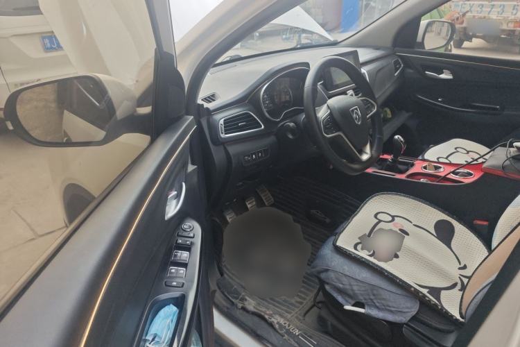 Used Baojun 730 2019 1.5L Manual Fashion Model 7-seater National V Driver Seat