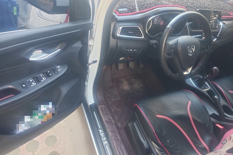 Used Baojun 730 2019 1.5T Manual Fashion Model 7-seater China VI Driver Seat