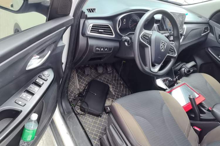 Used Baojun 730 2019 1.5L Manual Fashion Model 7-seater China VI Driver Seat