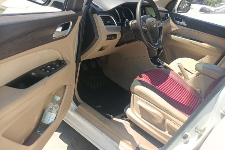 Used Baojun 730 2019 1.5L Manual Value Edition 7 Seats China VI Emission Standard Driver Seat
