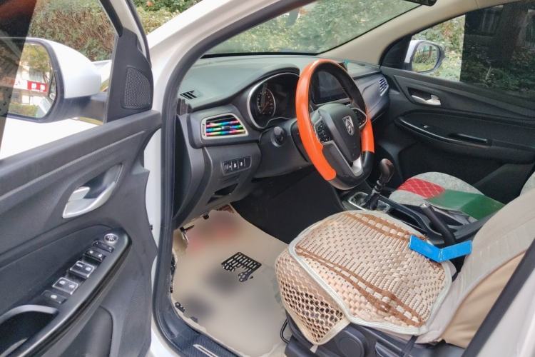 Used Baojun 730 2019 1.5L Manual Fashion Model 7-seater National V Driver Seat
