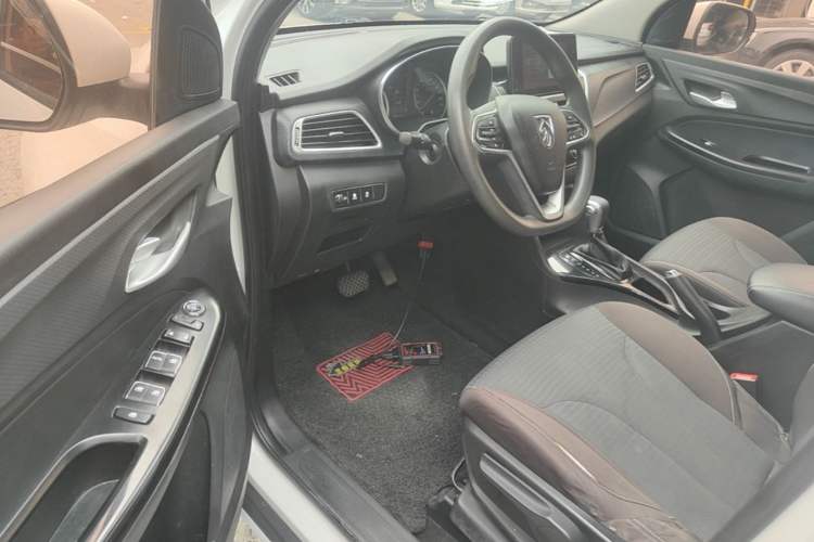 Used Baojun 730 2019 1.5T CVT Fashion Model 7 Seats China V Emission Standard Driver Seat