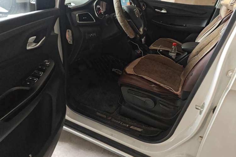 Used Baojun 730 2019 1.5T CVT Fashion Model 7 Seats China VI Emission Standard Driver Seat