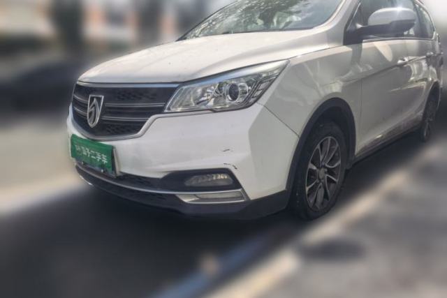 Ojetý Baojun 730 2019 1.5L Manual Fashion Model 7-seater National V