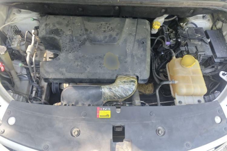 Used Baojun 730 2019 1.5L Manual Fashion Model 7-seater National V Engine Bay