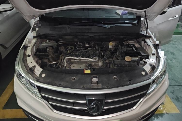 Used Baojun 730 2019 1.5T CVT Fashion Model 7 Seats China V Emission Standard Engine Bay