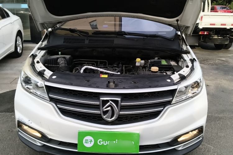 Used Baojun 730 2019 1.5T CVT Fashion Model 7 Seats China VI Emission Standard Engine Bay
