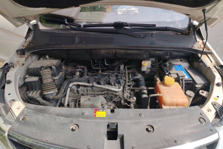 Used Baojun 730 2019 1.5T Manual Fashion Model 7-seater National V Engine Bay