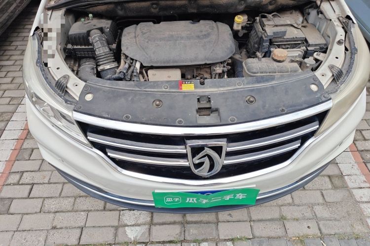 Used Baojun 730 2019 1.5T CVT Flagship Model 7 Seats China VI Emission Standard Engine Bay