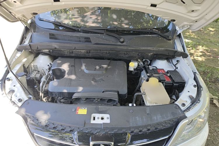 Used Baojun 730 2019 1.5L Manual Value Edition 7 Seats China VI Emission Standard Engine Bay