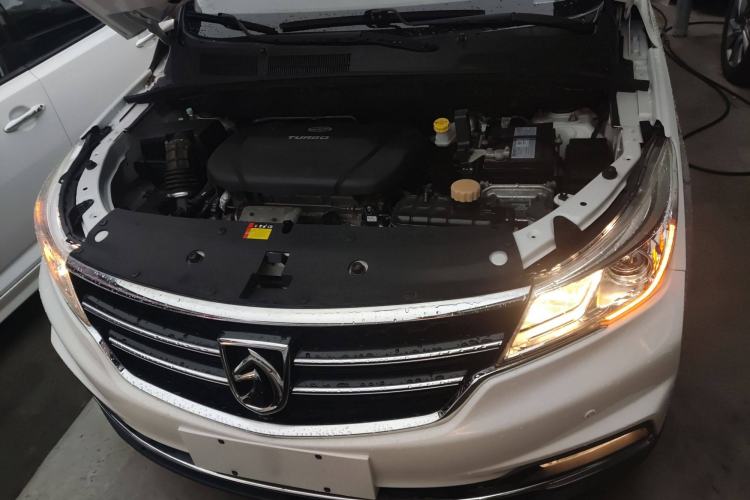Used Baojun 730 2019 1.5T CVT Flagship Model 7 Seats China VI Emission Standard Engine Bay