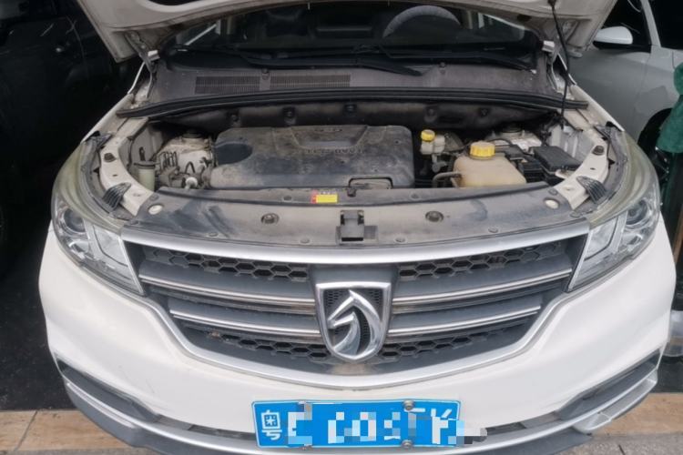Used Baojun 730 2019 1.5L Manual Fashion Model 7-seater China VI Engine Bay