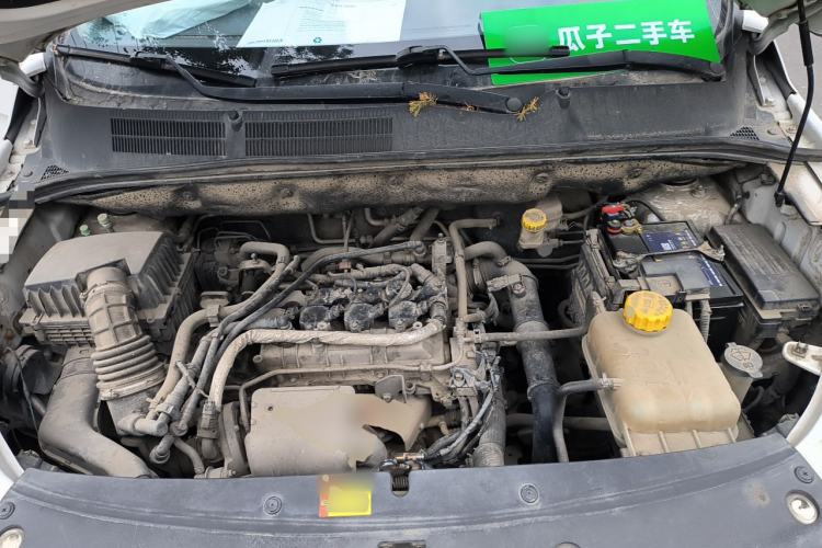 Used Baojun 730 2019 1.5T Manual Fashion Model 7-seater China VI Engine Bay