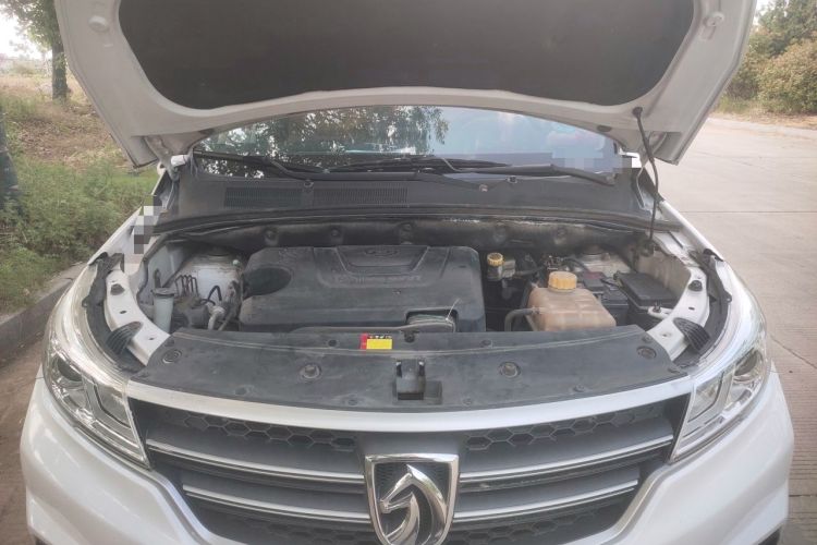 Used Baojun 730 2019 1.5L Manual Fashion Model 7-seater China VI Engine Bay
