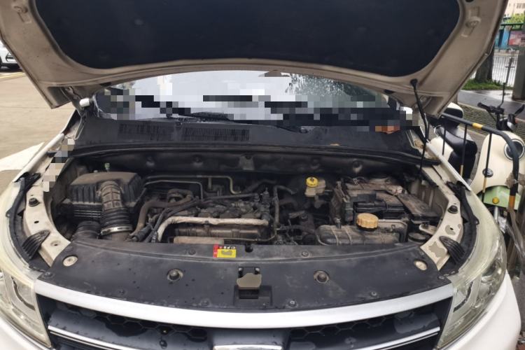Used Baojun 730 2019 1.5T CVT Fashion Model 7 Seats China VI Emission Standard Engine Bay