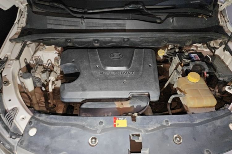 Used Baojun 730 2019 1.5L Manual Fashion Model 7-seater China VI Engine Bay