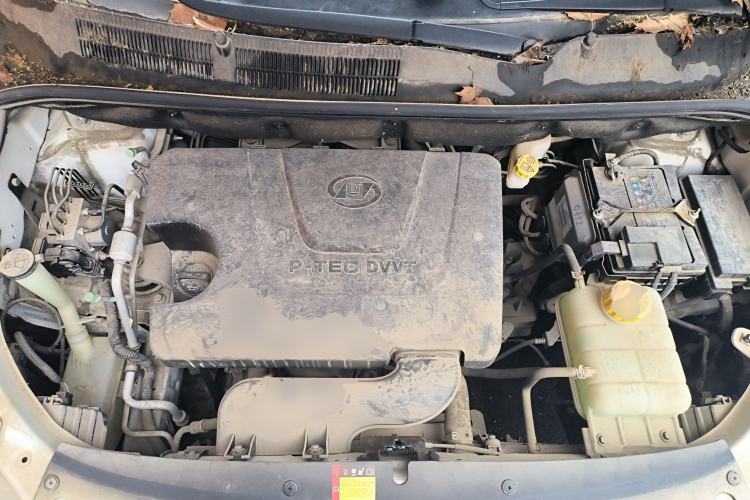 Used Baojun 730 2019 1.5L Manual Fashion Model 7-seater National V Engine Bay