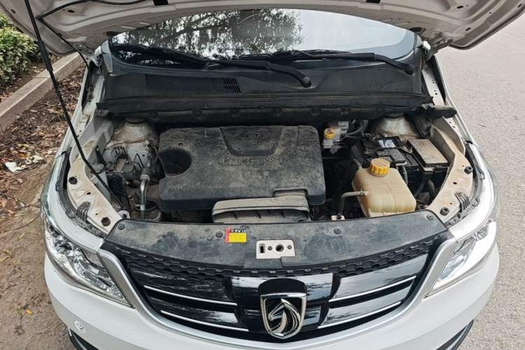 Used Baojun 730 2019 1.5L Manual Value Edition 7 Seats China VI Emission Standard Engine Bay