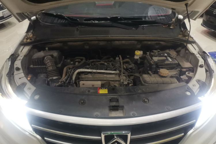 Used Baojun 730 2019 1.5T CVT Fashion Model 7 Seats China VI Emission Standard Engine Bay