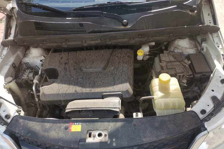Used Baojun 730 2019 1.5L Manual Value Edition 7 Seats China VI Emission Standard Engine Bay