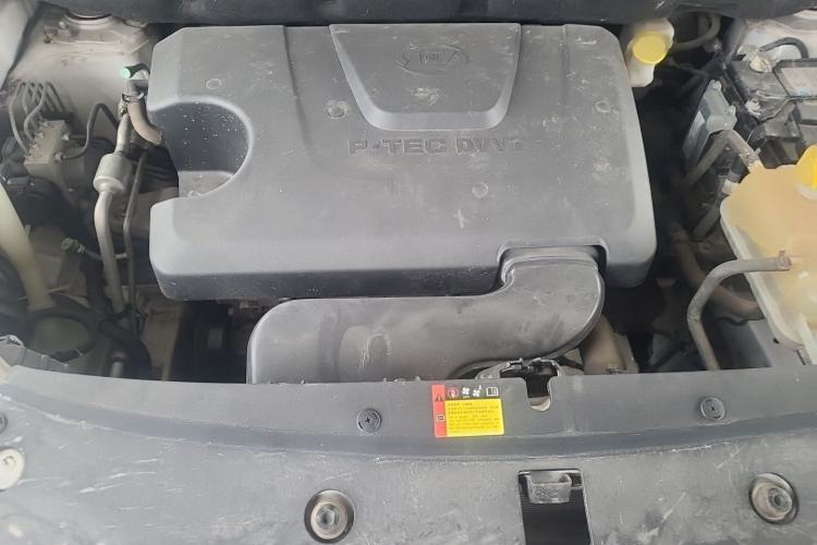 Used Baojun 730 2019 1.5L Manual Fashion Model 7-seater National V Engine Bay
