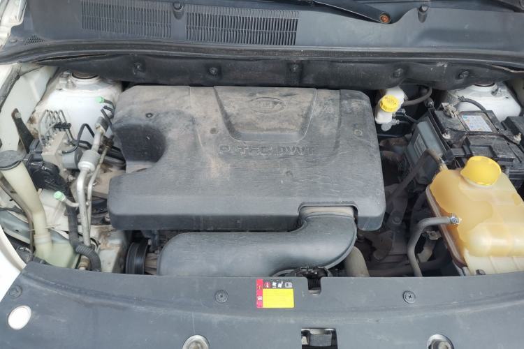 Used Baojun 730 2019 1.5L Manual Fashion Model 7-seater China VI Engine Bay