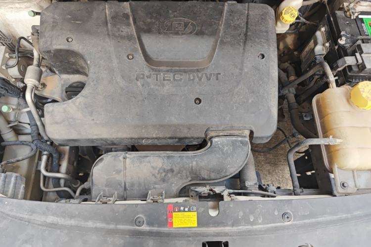 Used Baojun 730 2019 1.5L Manual Fashion Model 7-seater National V Engine Bay