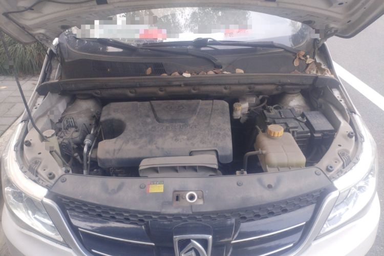 Used Baojun 730 2019 1.5L Manual Value Edition 7 Seats China VI Emission Standard Engine Bay
