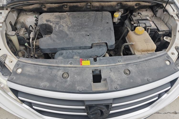 Used Baojun 730 2019 1.5L Manual Fashion Model 7-seater China VI Engine Bay